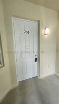 3600 Oaks Clubhouse Dr in Pompano Beach, FL - Building Photo