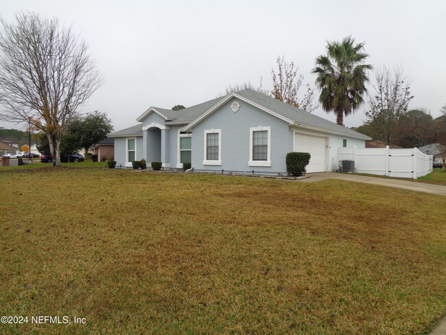 248 Dover Bluff Dr in Orange Park, FL - Building Photo - Building Photo