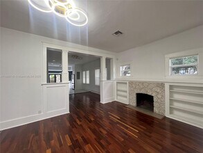 130 SW 1st Ave in Hallandale Beach, FL - Foto de edificio - Building Photo