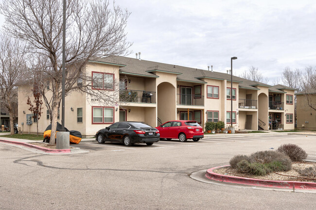 Charter Pointe Apartments in Boise, ID - Building Photo - Building Photo