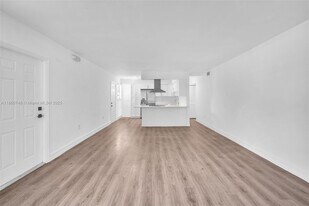 3265 Virginia St in Miami, FL - Building Photo