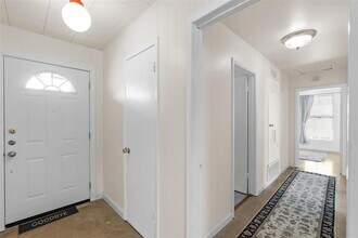 1311 Briarcliff Blvd in Austin, TX - Foto de edificio - Building Photo