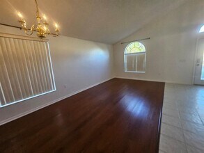 3985 Andover Cay Blvd in Orlando, FL - Building Photo - Building Photo