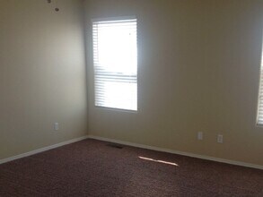 5205 Caprock Dr NE in Rio Rancho, NM - Building Photo - Building Photo