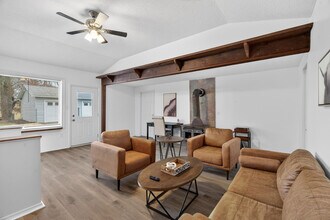 453 Chamberlin Dr in Ballwin, MO - Building Photo - Building Photo