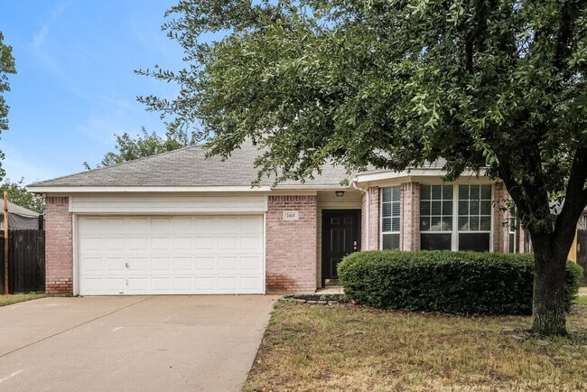 property at 2413 Wildwood Ln