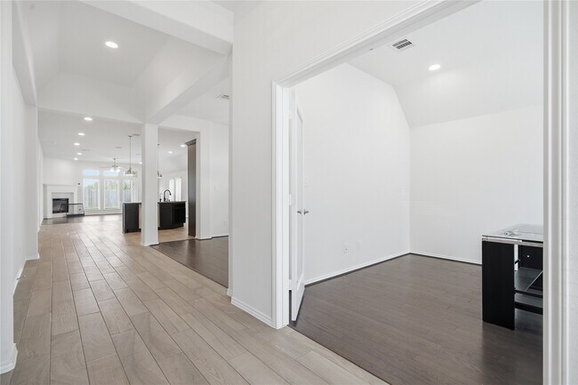 20427 Noble Arabian Dr in Tomball, TX - Building Photo - Building Photo