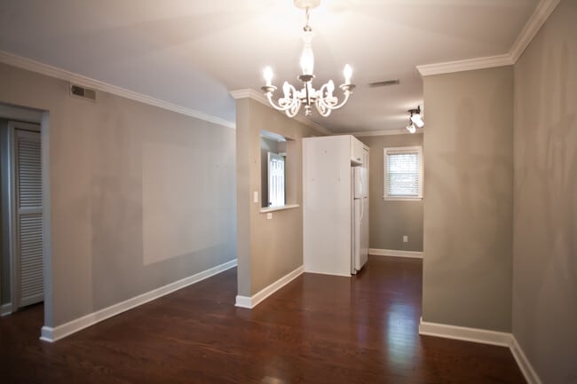 1513 E Franklin St in Chapel Hill, NC - Building Photo - Building Photo