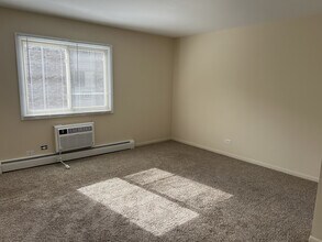 872 N Milwaukee Ave in Libertyville, IL - Building Photo - Building Photo