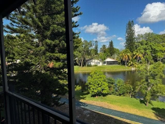 property at 3730 Inverrary Dr