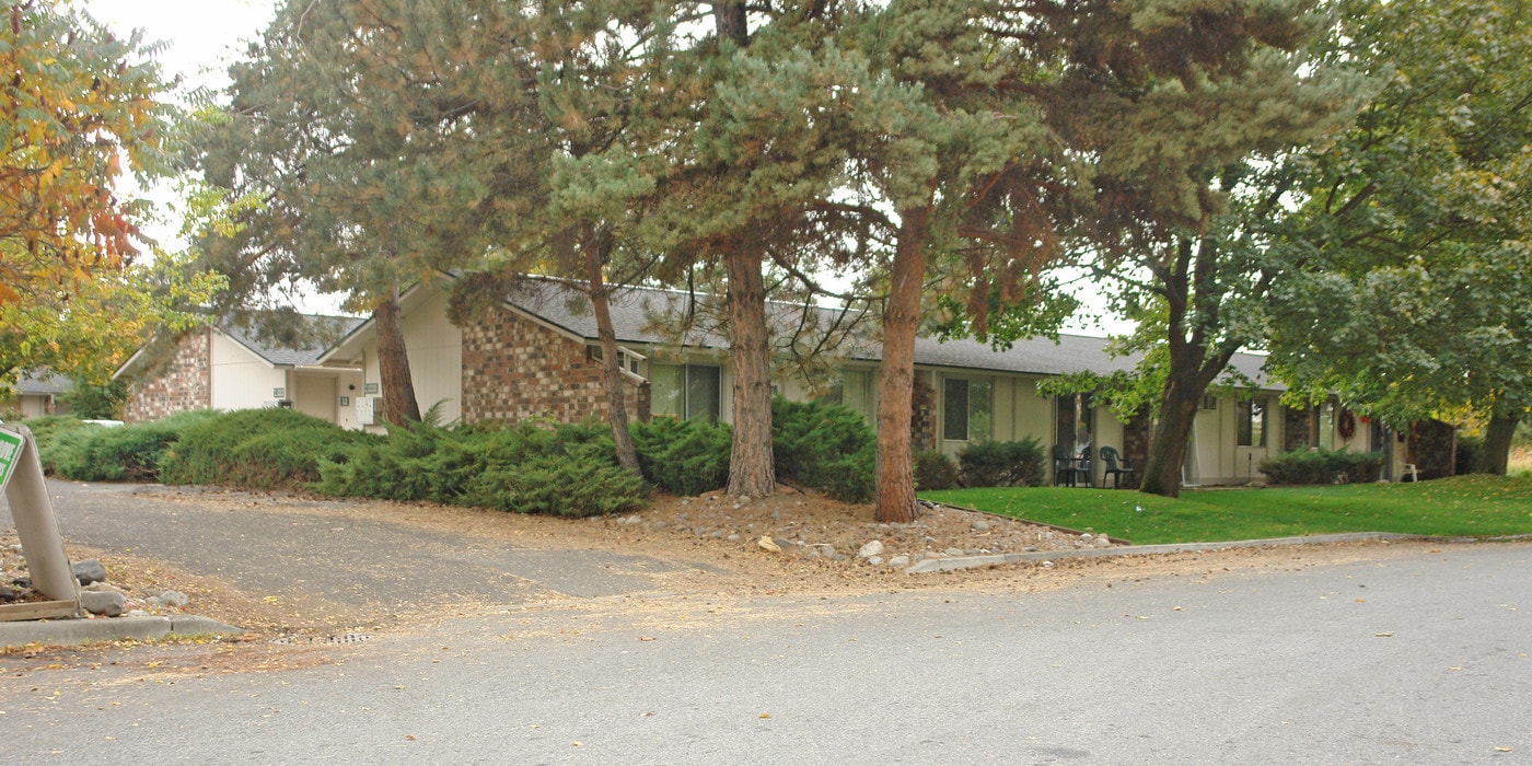 10806-10810 E 3rd Ave in Spokane, WA - Foto de edificio