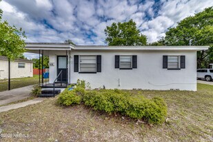 7419 Merrill Rd in Jacksonville, FL - Building Photo