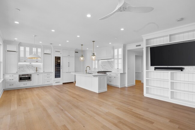 37 Farragut Rd, Unit 6