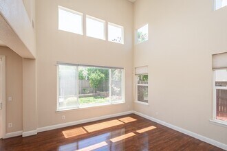 11854 Cobble Brook Dr in Rancho Cordova, CA - Building Photo - Building Photo