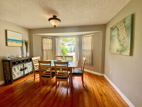 2645 Davis Blvd in Sarasota, FL - Building Photo - Building Photo