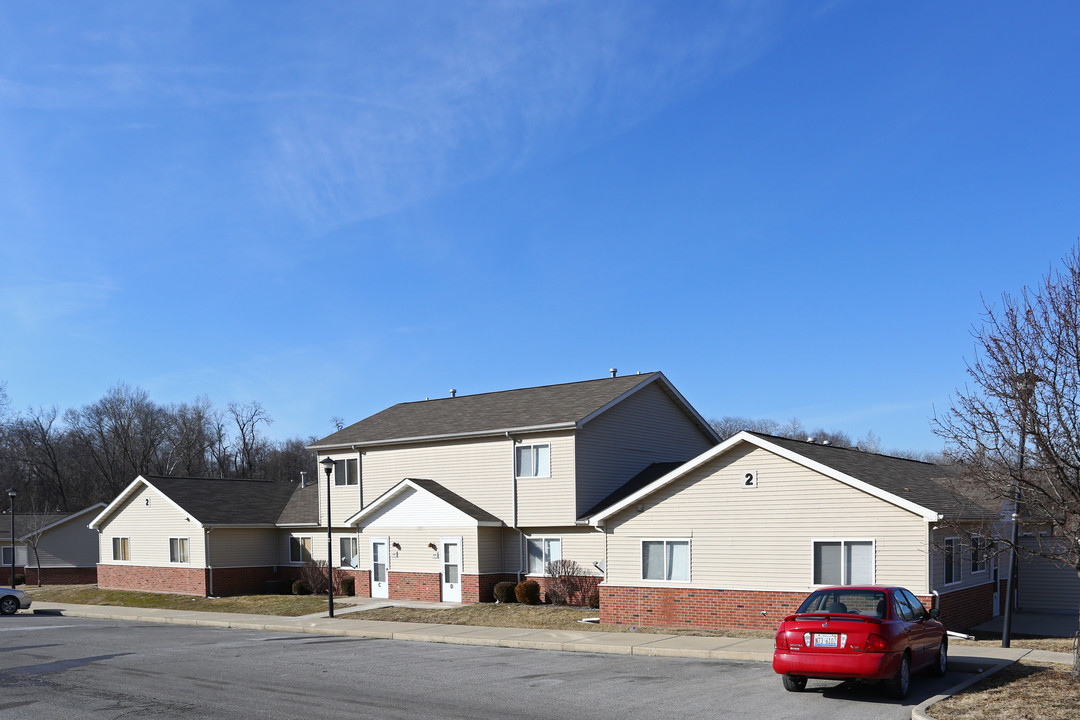 Alton Square Apartments in Alton, IL - Building Photo