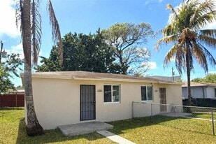 1850 NW 74th St in Miami, FL - Building Photo
