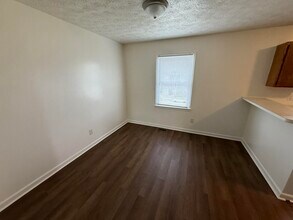 2156 Deauville Dr in Lexington, KY - Building Photo - Building Photo