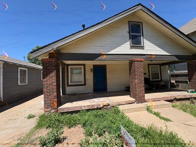 property at 1212 S Buchanan St