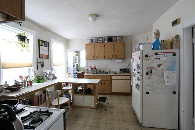 71 Porter St, Unit 2 in Cambridge, MA - Building Photo - Building Photo