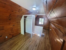 23784 Springwater Rd in Crestline, CA - Building Photo