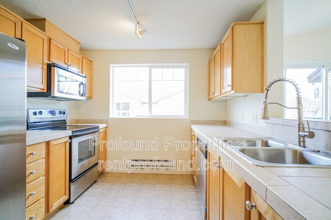 760 NW 185th Ave in Beaverton, OR - Building Photo - Building Photo