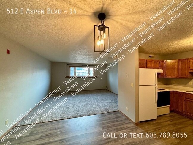property at 512 E Aspen Blvd