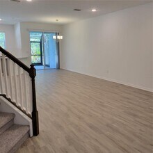 3088 Via Sienna Cir in Sarasota, FL - Foto de edificio - Building Photo