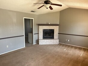 2401 Hemlock Dr in Killeen, TX - Building Photo - Building Photo