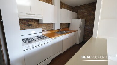 554 W Wellington Ave in Chicago, IL - Building Photo - Building Photo