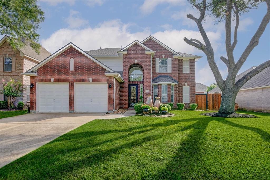 15838 Red Hill Trail in Houston, TX - Building Photo