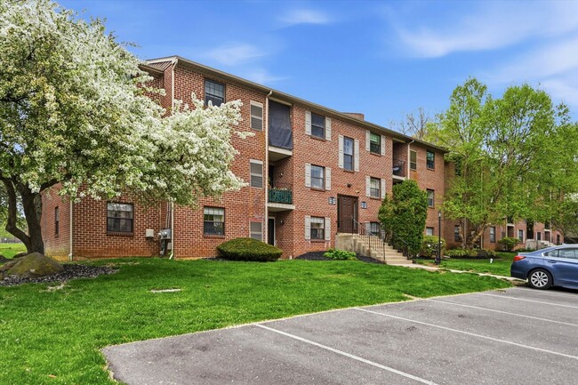 property at 2402 Pond View Dr