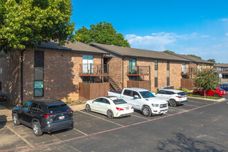 Gazebo Apartments (Denton, Tx) in Denton, TX - Building Photo - Building Photo