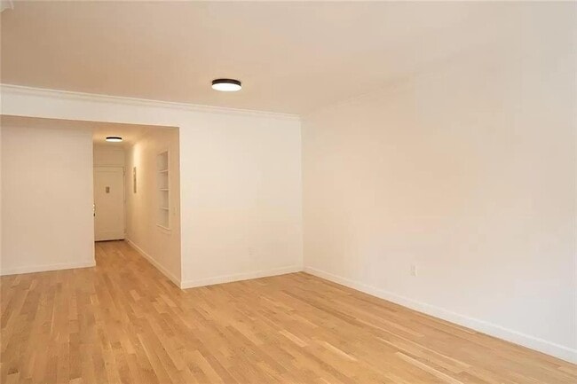 811 Cortelyou Rd in Brooklyn, NY - Building Photo - Building Photo