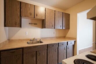 Graham House Apartments in Victoria, BC - Building Photo - Building Photo