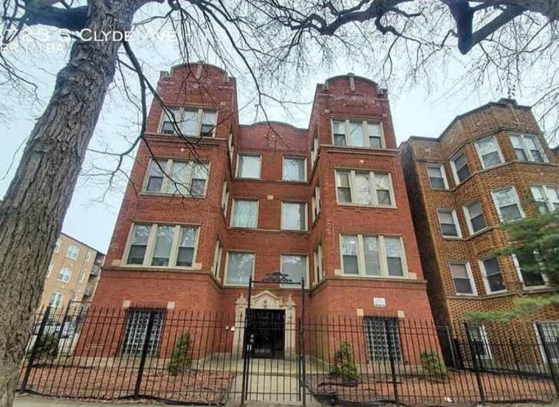 6723 S Clyde Ave in Chicago, IL - Building Photo