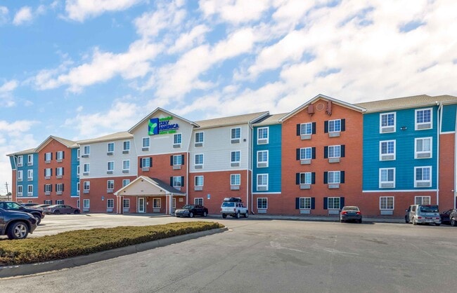Furnished Studio-Denver - Aurora in Aurora, CO - Foto de edificio - Building Photo