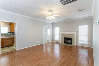 15526 Oxenford Dr in Tomball, TX - Building Photo - Building Photo