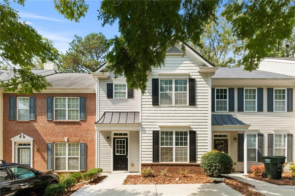 135 Galecrest Dr in Alpharetta, GA - Building Photo