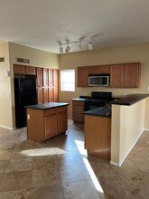 1458 S Longspur Ln in Gilbert, AZ - Building Photo - Building Photo
