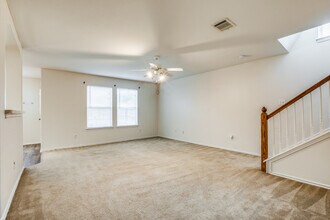 670 Rattler Bluff in San Antonio, TX - Building Photo - Building Photo