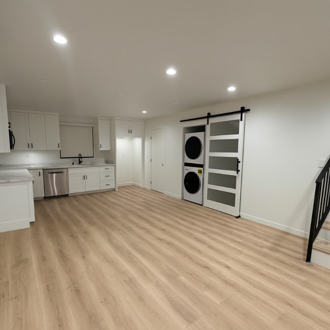 4935 Cloud Ave in Montrose, CA - Building Photo - Building Photo