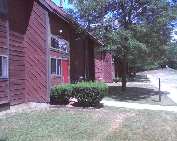 Pinebrook in Alpena, MI - Foto de edificio