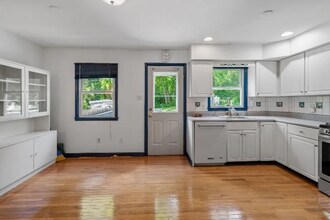 196 Mt Hope Dr in Albany, NY - Building Photo - Building Photo