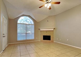 7917 Desert Rose Ct in Arlington, TX - Building Photo - Building Photo