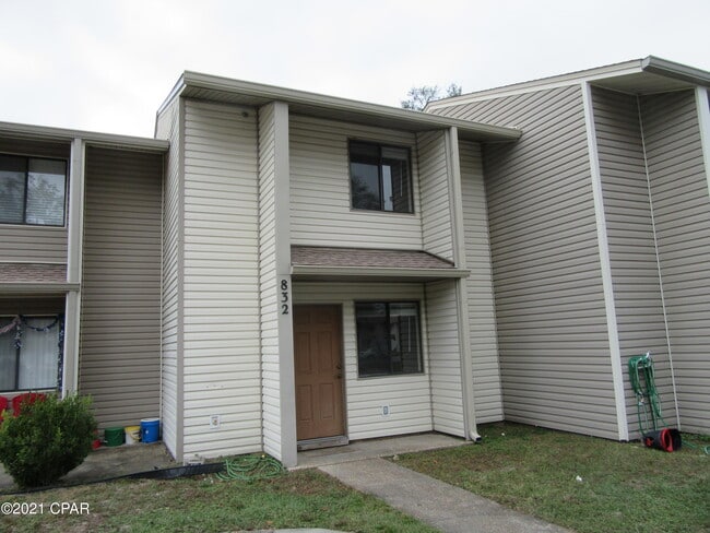 property at 832 West St