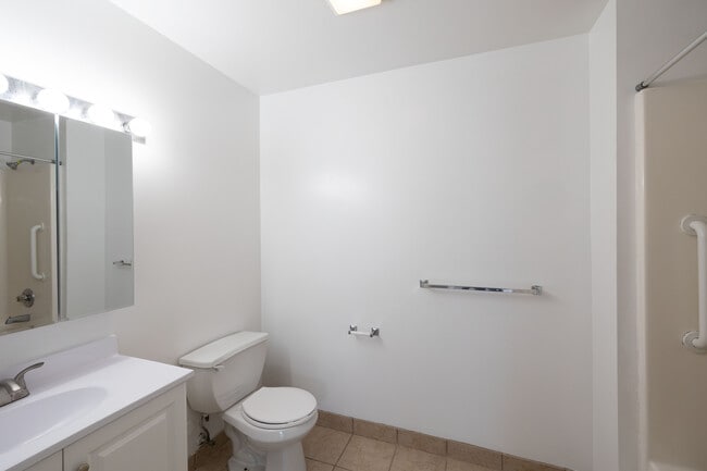 Willowbrook Terrace Apartments in Niskayuna, NY - Building Photo - Interior Photo