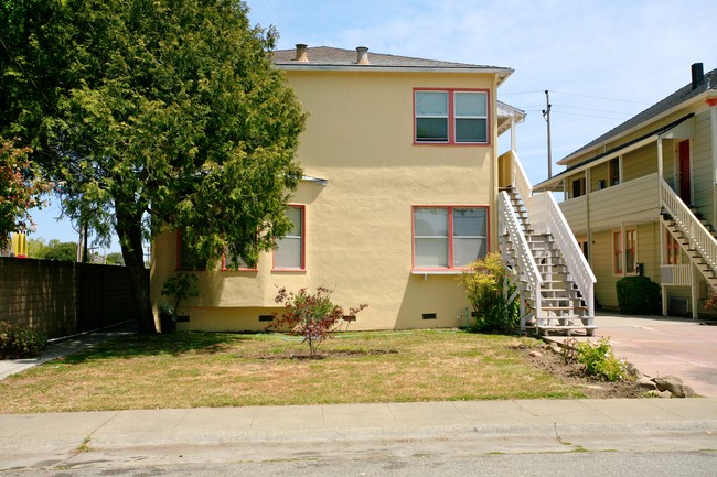 1413-1417 Jasmine St in San Mateo, CA - Foto de edificio - Building Photo