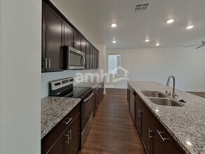 80 Cabaletta Ln in Henderson, NV - Building Photo - Building Photo