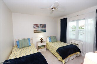 235 Seaview Ct in Marco Island, FL - Building Photo - Building Photo